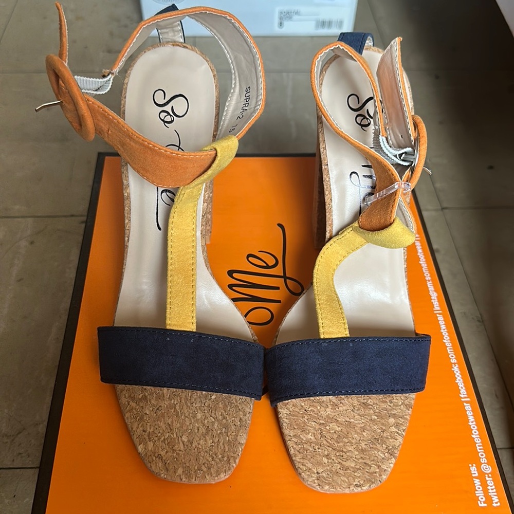 So Me Navy/Orange/Yellow Suede Heel in Size 7.5